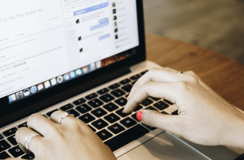 Online application laptop (1)